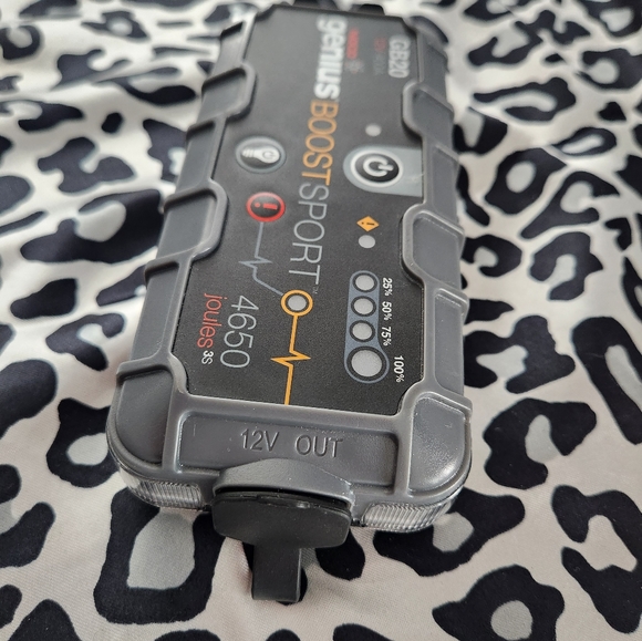 NOCO Boost Sport 400A 12V Ultrasafe Lithium Jump Starter - Picture 3 of 3